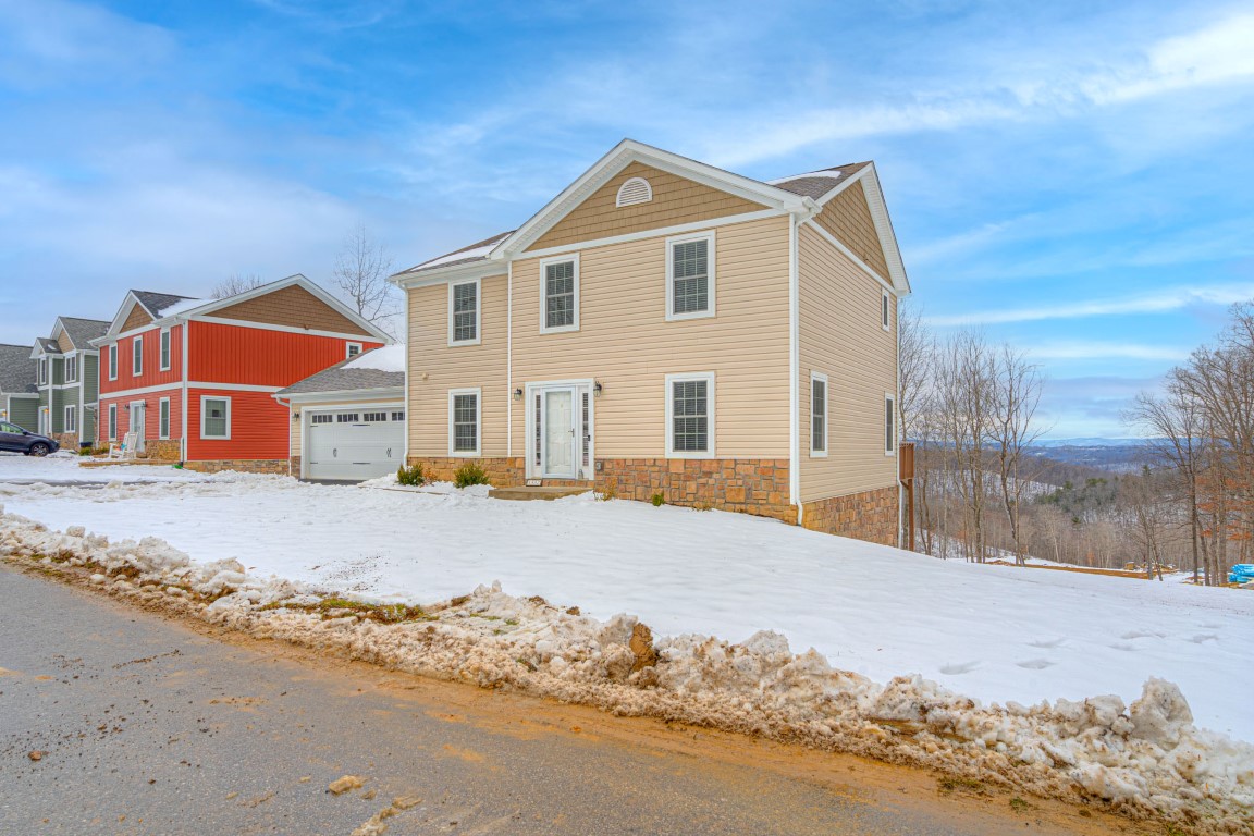 Spacious Open Floor Plan in Desirable Walnut Creek Neighborhood! New