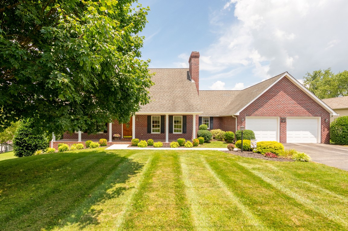 CustomBuilt Home Offers Exceptional OneLevel Living! New River Valley Real Estate Blog