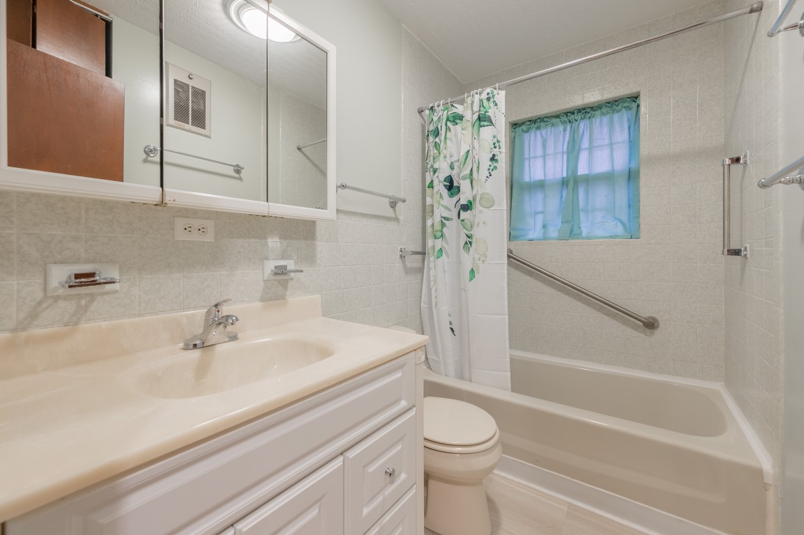 Picture Perfect SingleLevel Dublin VA Home! New River Valley Real